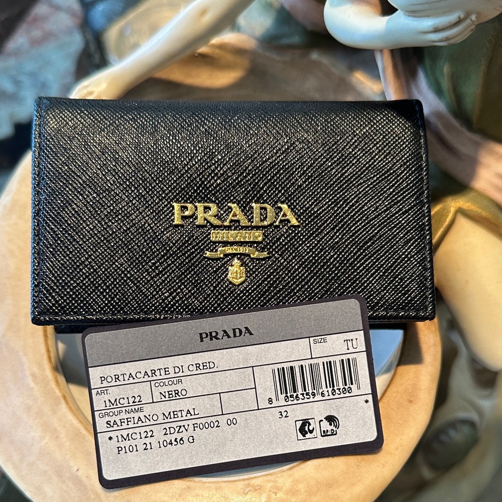 New With Out Tag Prada  Nero Saffiano Leather Card Holder